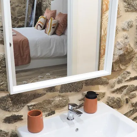 Apartament Muralla Sacra Sober