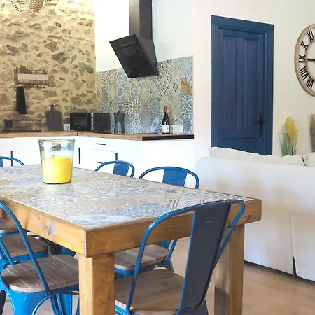 Muralla Sacra Appartement